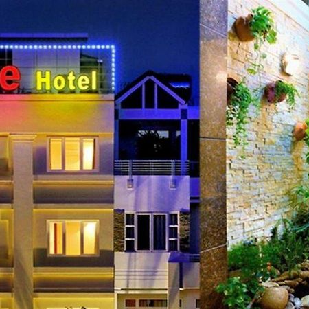 U And Me Hotel Tan Phong Eksteriør bilde
