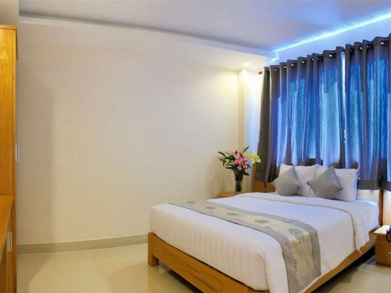 U And Me Hotel Tan Phong Eksteriør bilde